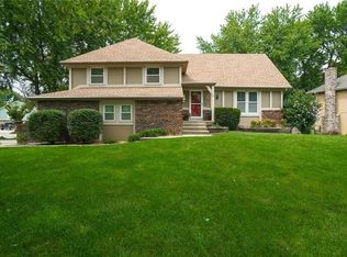 1109 S Stagecoach Pl, Olathe, KS 66062