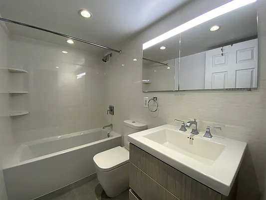 Rented by AZ REALTY NYC LLC | media 19