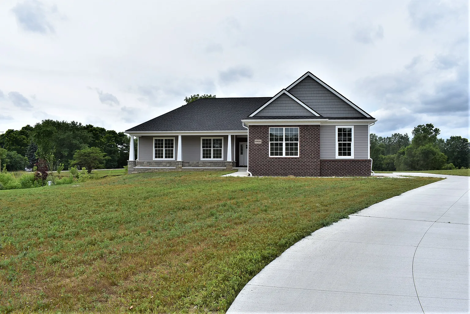 9900 White Tail Dr photo 1