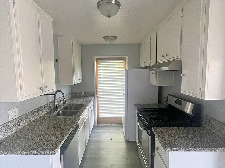 1135 Raymond Apartments LLC — Photo 5