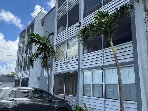 7105 W 13th Ave APT 403, Hialeah, FL 33014