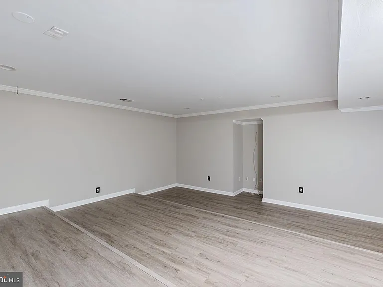 15436 Symondsbury Way — Photo 45