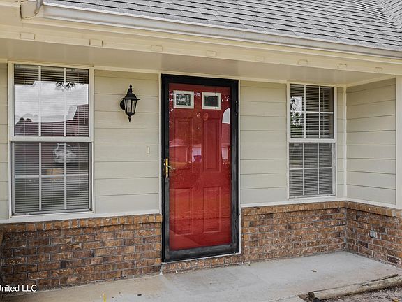3rd image of 7433 Jennifer Dr