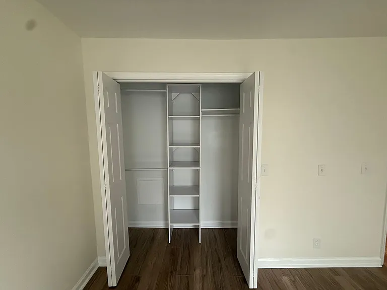 2135 Acklen Ave #8 — Photo 10