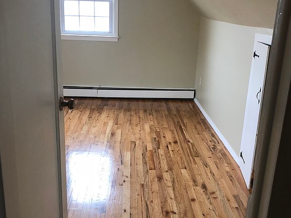 3rd image of 1240 Pembroke St