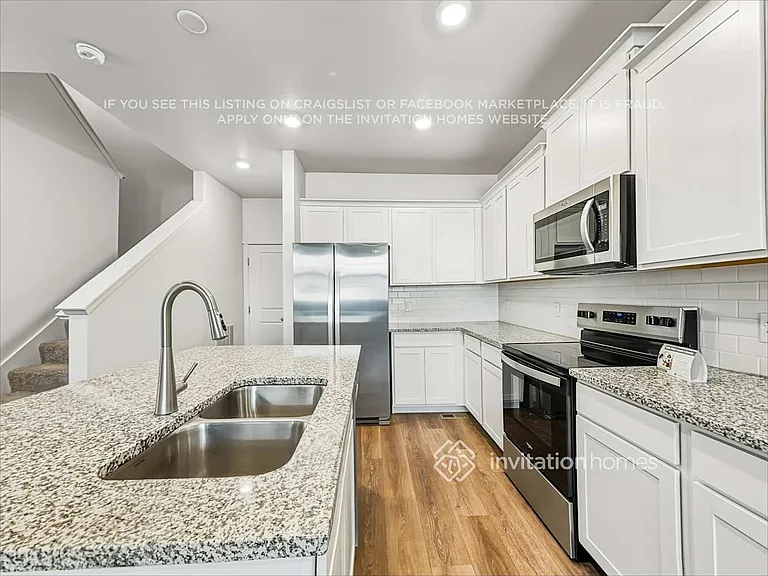 279 S Uriah St — Photo 7