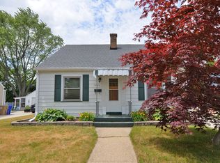 7704 17th Ave, Kenosha, WI 53143