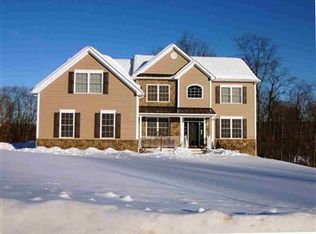 210 Country Club Rd, Hopewell Junction, NY 12533