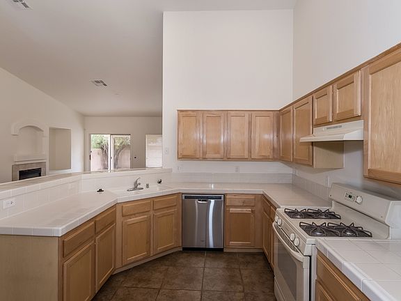 3rd image of 2101 Island Dreams Ave