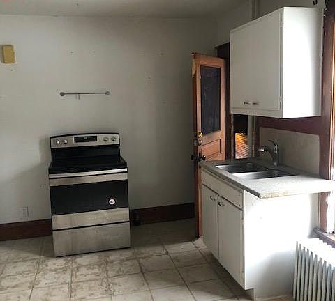 4th image of 427 W Jefferson Ave #2