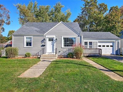 50 Larchmere Dr E, Rumford, RI, 02916