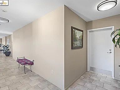 3rd image of 425 28th St #204B