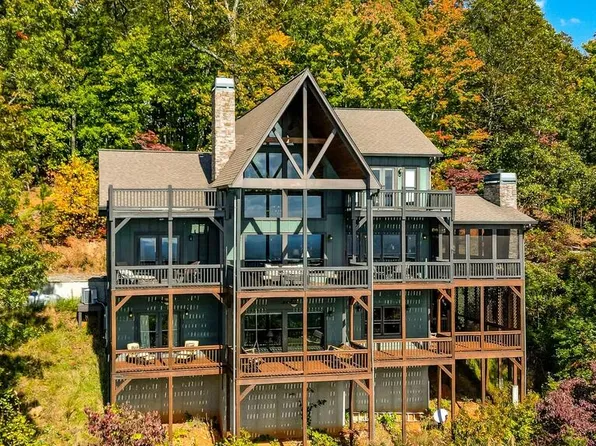 335 Stuart Highland Dr, Mineral Bluff, GA 30559