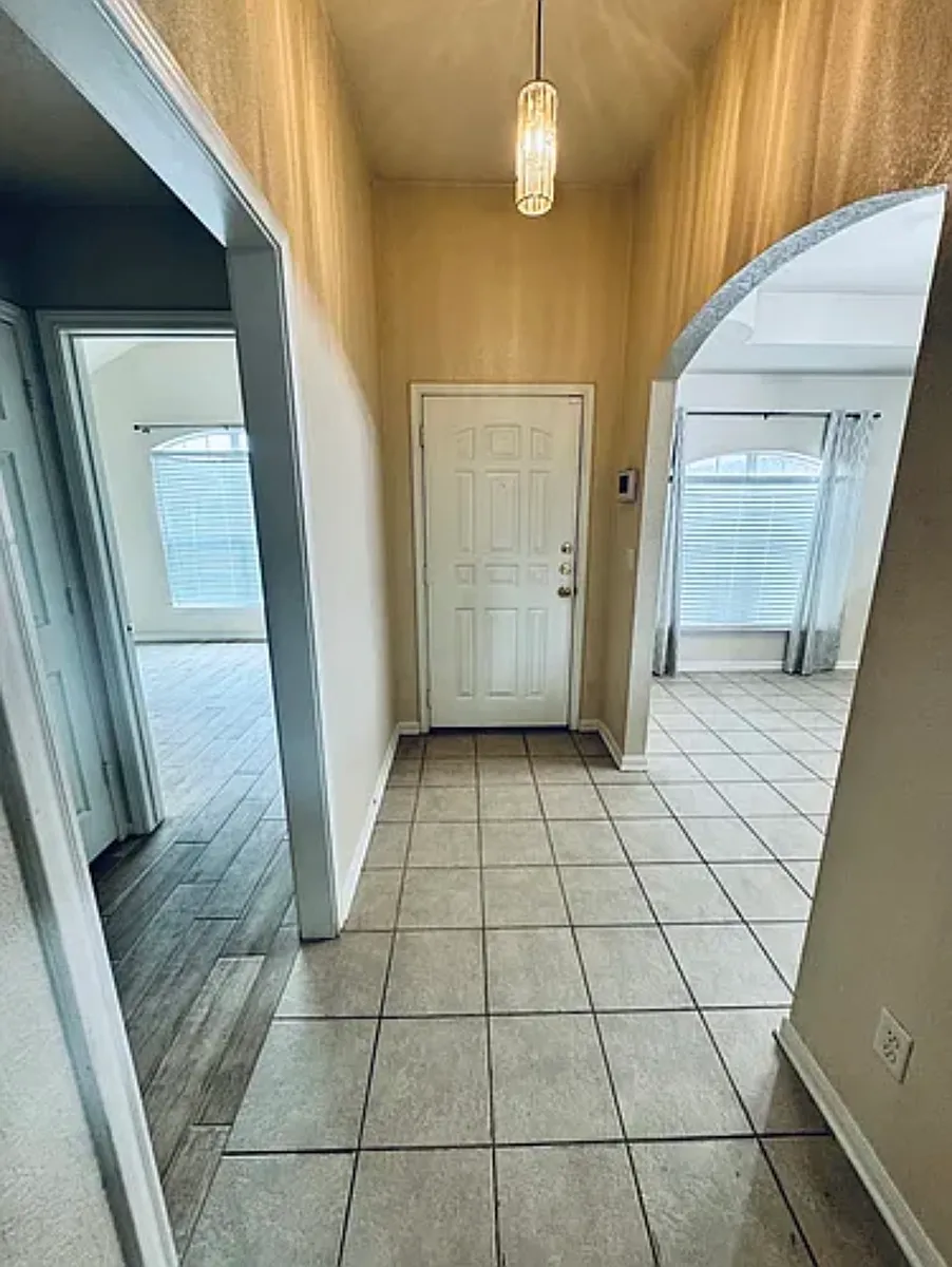Building Photo - 3805 Llano Estacado Ct