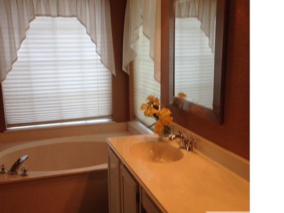 3rd image of 4109 Creekstone Dr