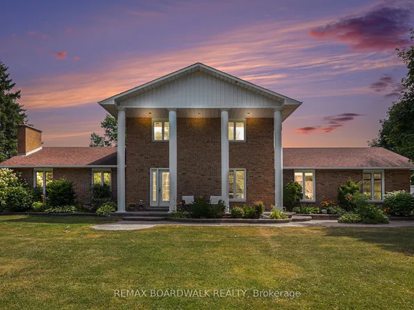 1139 Saint Joseph Rd, Russell, ON K0A 1W0