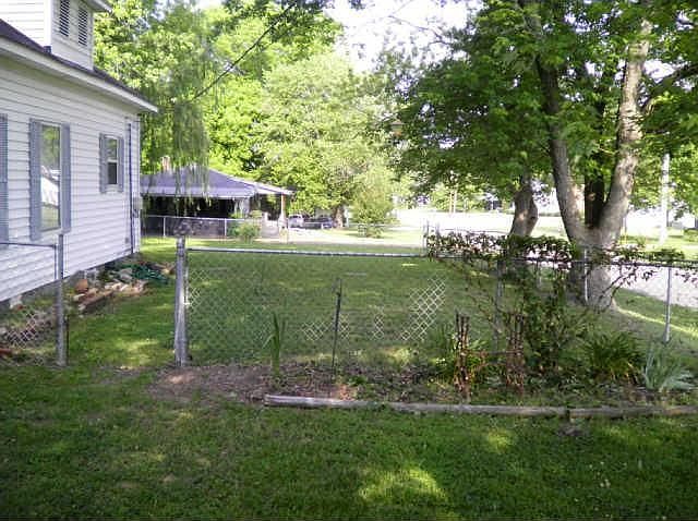 2nd image of 101 2nd Ave N