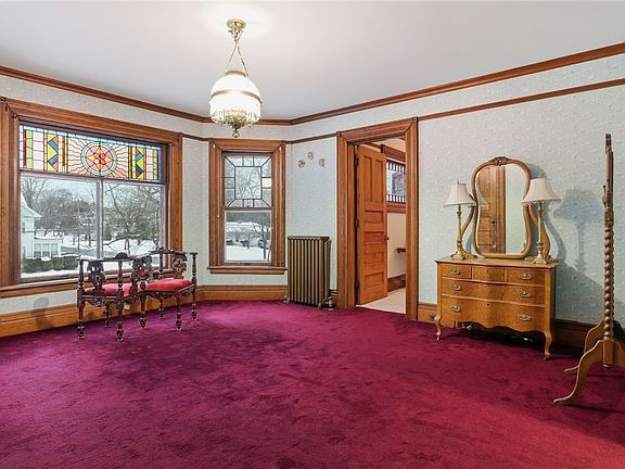 24th image of 160 Cuyler St
