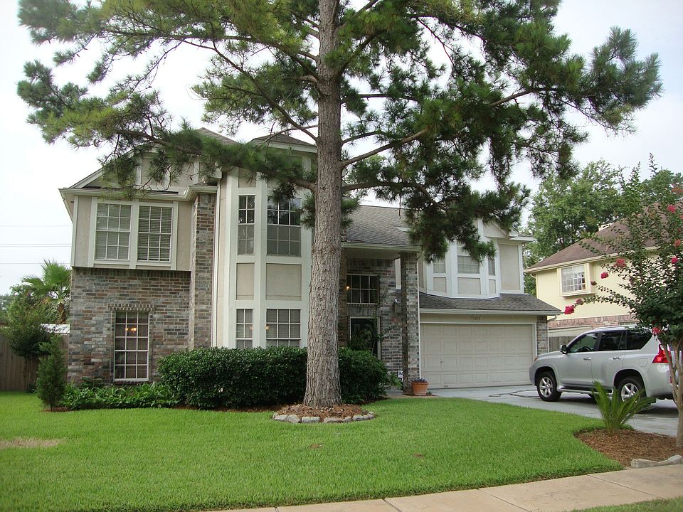 1st image of 11615 Park Creek Dr