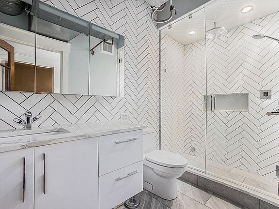 5th image of 600 Broadway Ave NW APT 107