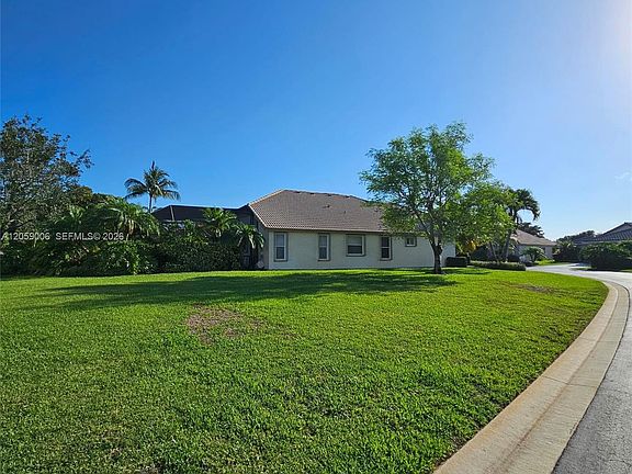 3rd image of 2540 Egret Lake Dr