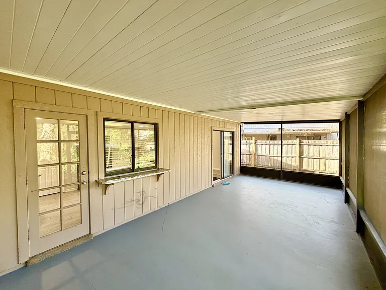 8434 Cypress Lake Cir — Photo 11