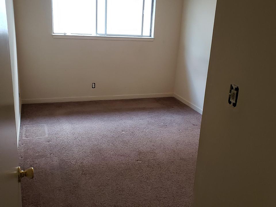 2nd image of 241 San Luis Ave #5