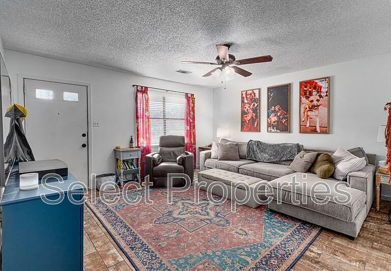 1116 W Nettleton Ave — Photo 2