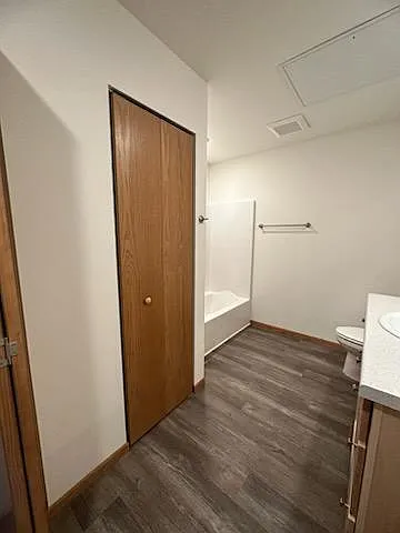 821-922 Adams Ct — Photo 38