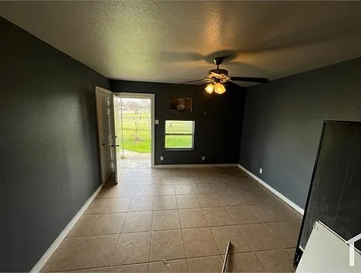 2 bed, $1,200 — Photo 3