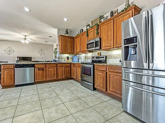 5th image of 839 Bowie Dr