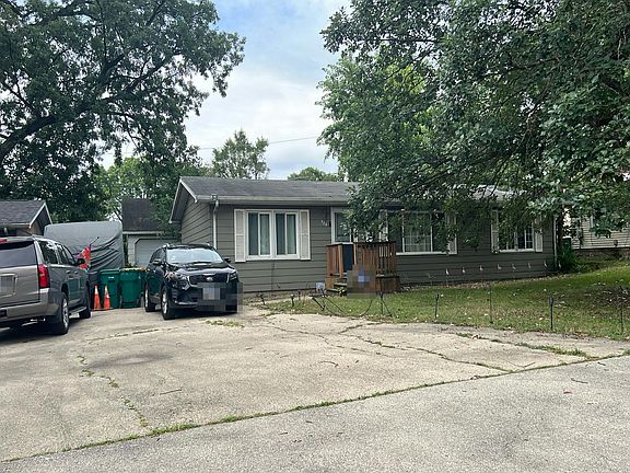 3rd image of 906 Audrey Ave