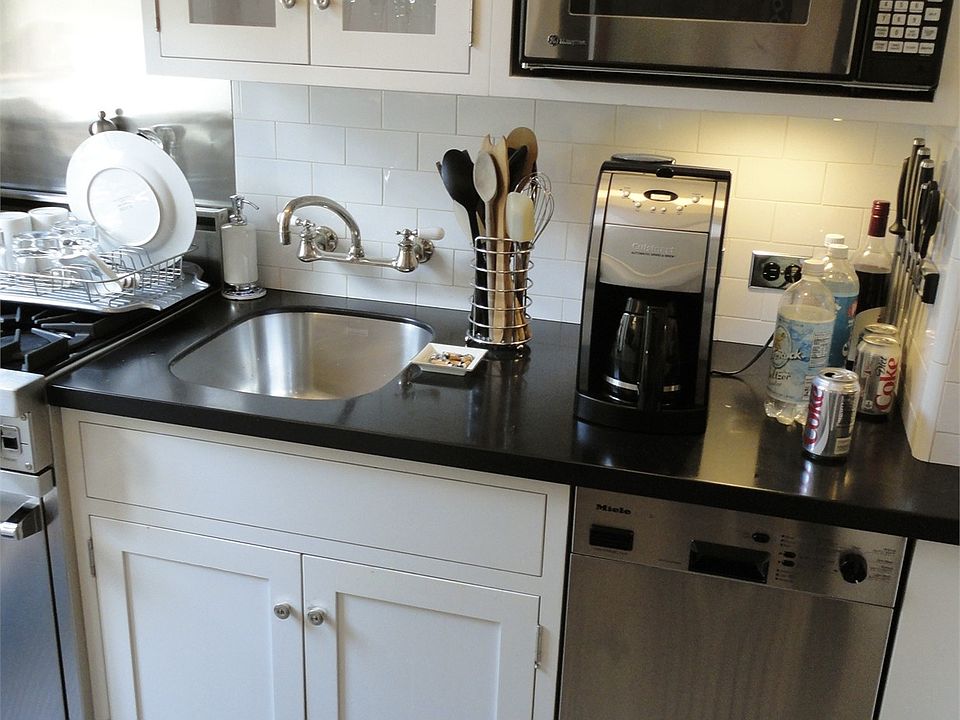 1st image of 333 W 56th St APT 7B