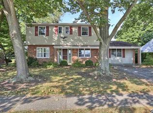 95 Mountain Blvd, Wernersville, PA