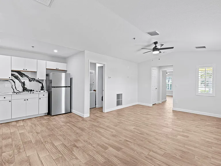 56 W 12th St #D — Photo 9