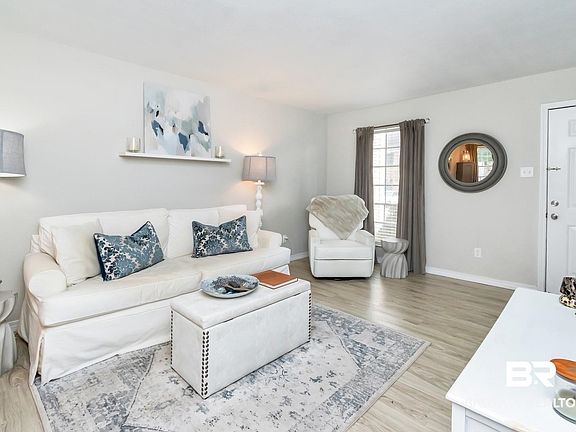 3rd image of 110 Du Rhu Dr #C