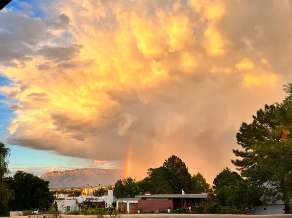 313 Solano Dr SE, Albuquerque, NM 87108