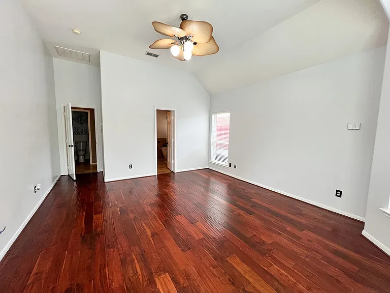 2215 Dorman Ct — Photo 30