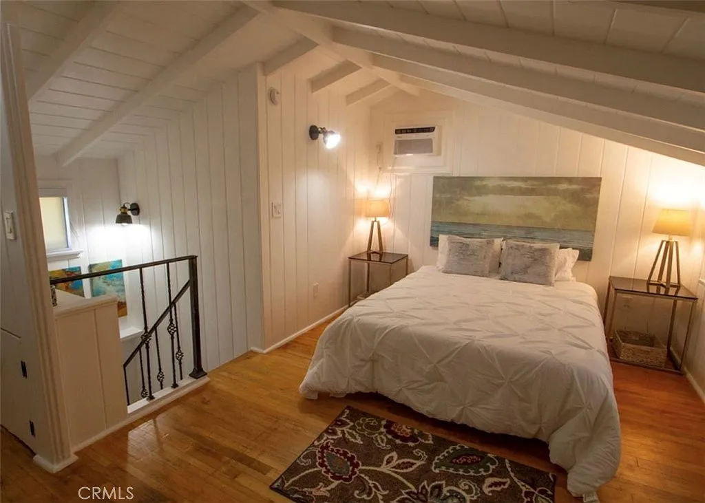 1 bed, 350 sqft, $2,400 — Photo 1