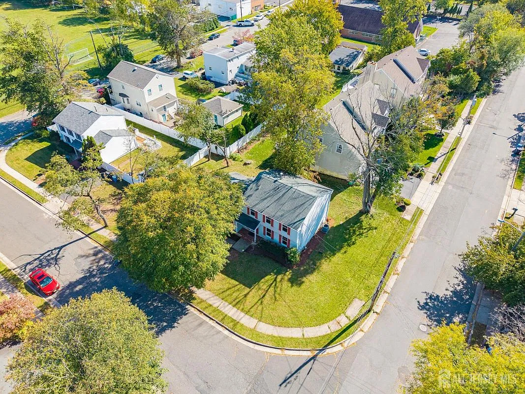 3 bed, 3.0 bath, 1848 sqft, $3,500 — Photo 4