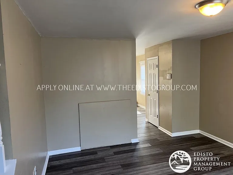 1303-1323 Williamsburg Ct — Photo 6