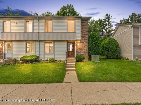 2067 Lac Du Mont Dr, Haslett, MI 48840