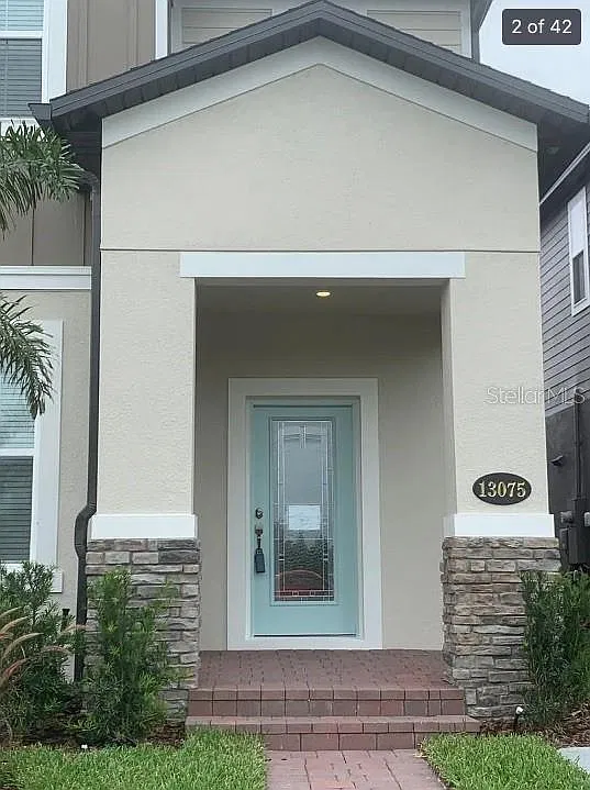 3 bed, 2.5 bath, 1994 sqft, $2,900 — Photo 2