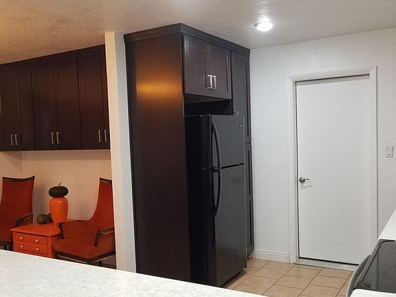 4th image of 603 W Chamberlain Dr