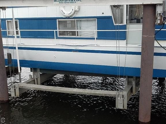 4th image of 36 N Shore Dr N