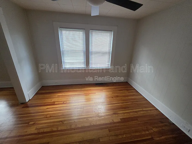 161 Logan Ave — Photo 11