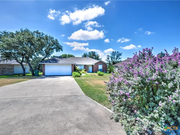 4 Aft Ln, Morgans Pt Resort, TX 76513