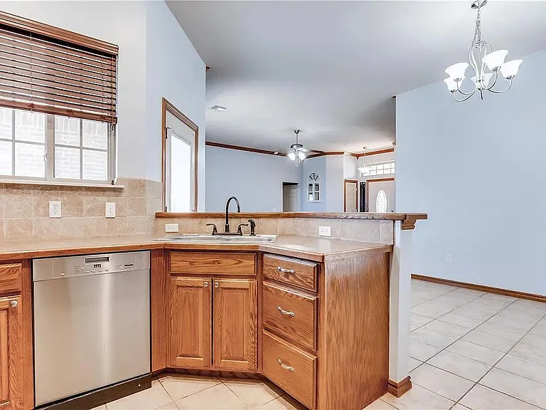 1413 Camber St — Photo 12