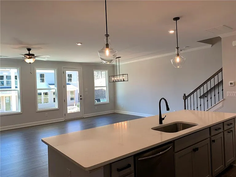 6025 Stella Dr — Photo 10
