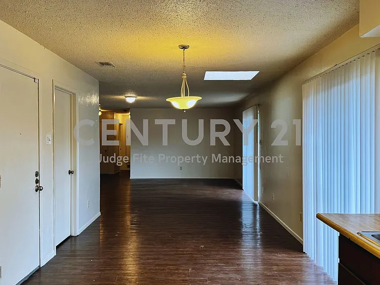 628 Taylor Ct — Photo 8